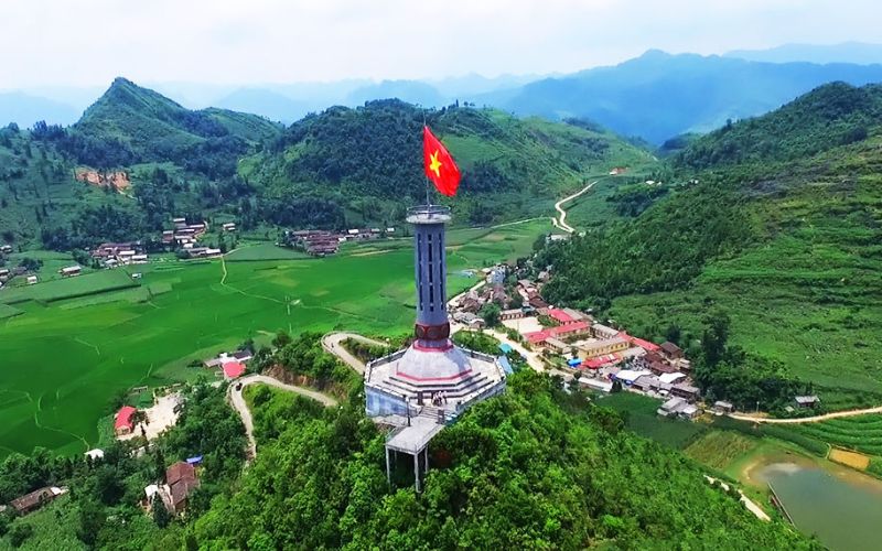 Cột cờ Lũng Cú